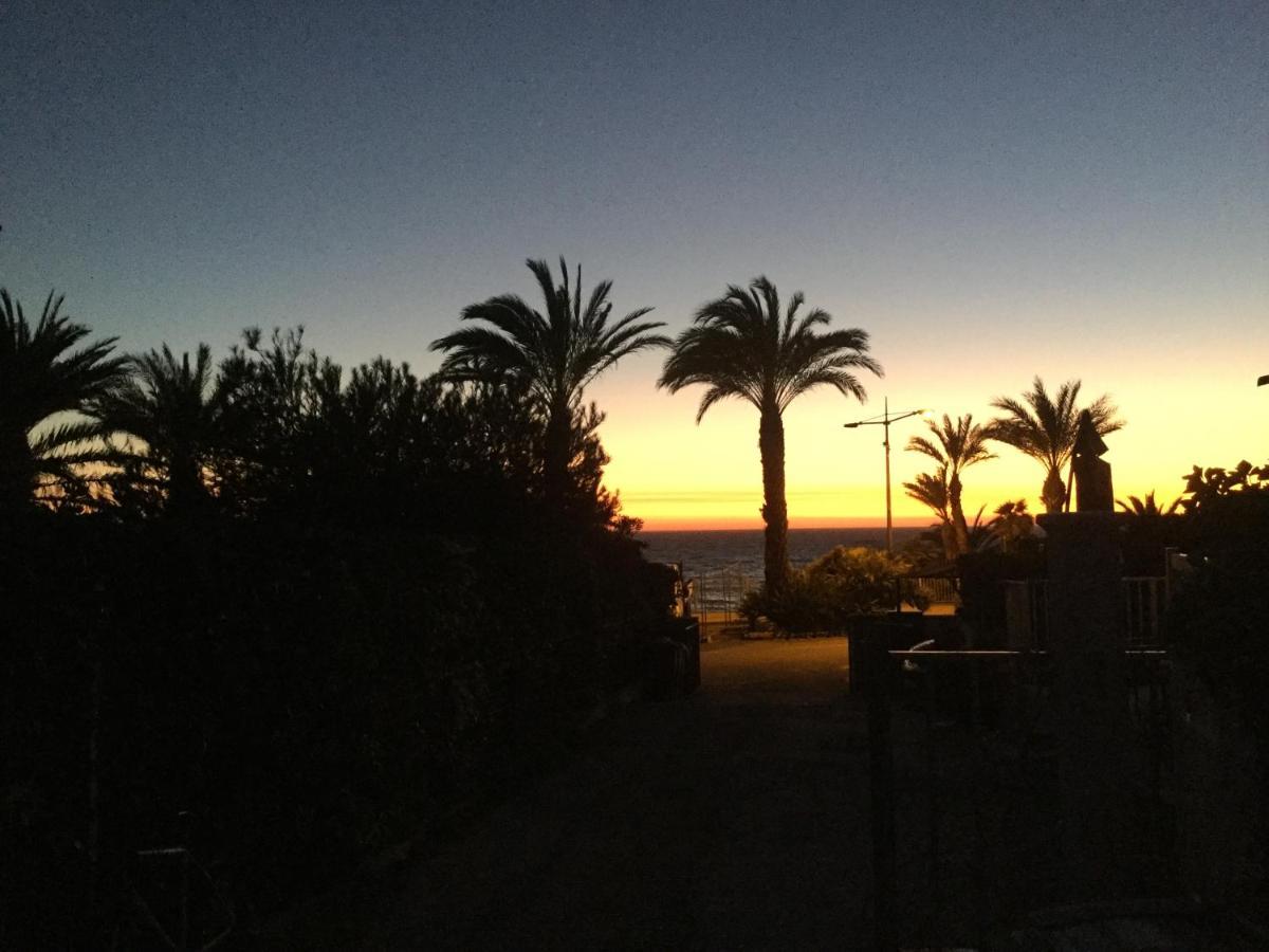 Sanarybeach Sanary-sur-Mer Exterior foto